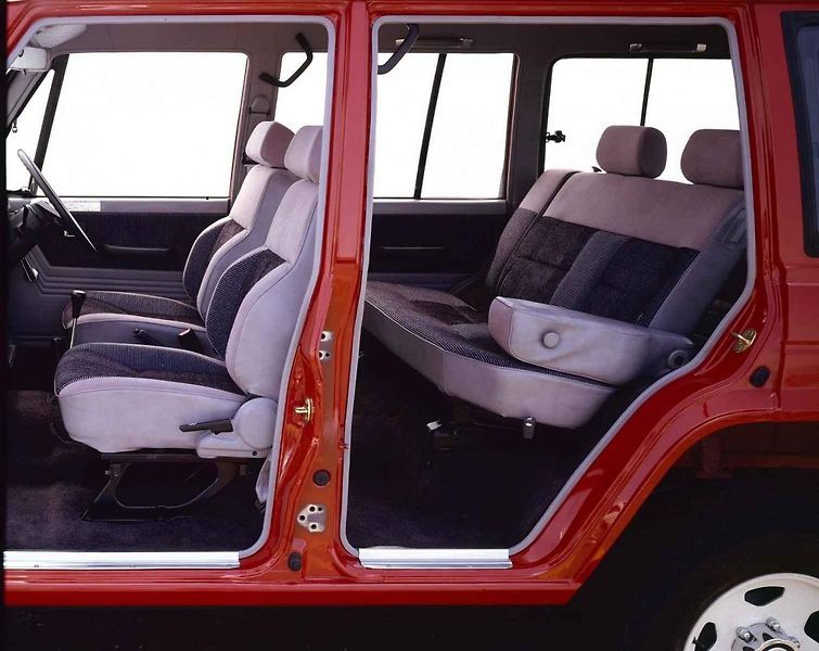 Mitsubishi Pajero při mezigeneračním setkání.