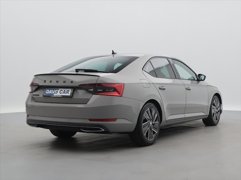 Škoda Superb 2,0 TDI 147kW DSG CZ Sportline - fotka 7 z 33