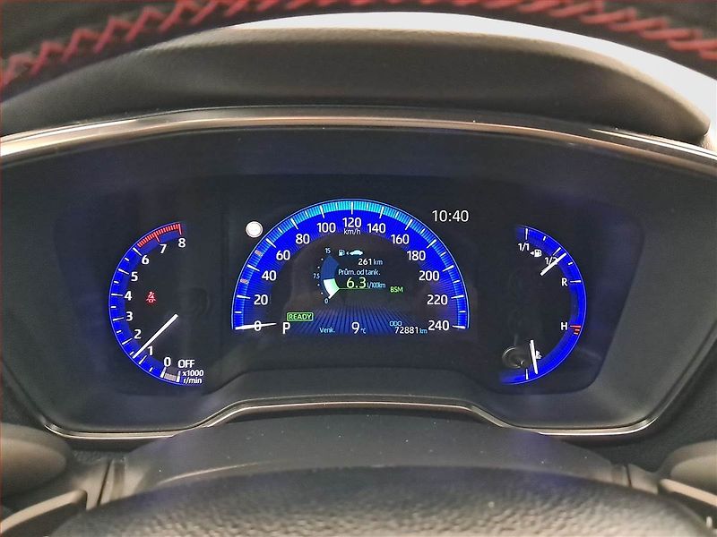 Toyota Corolla (2020) GR Sport 2.0 Hybrid - fotka 11 z 24