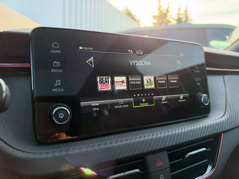 Škoda Kamiq Monte Carlo 1,0 TSI 85 kW 6° M - fotka 19 z 32