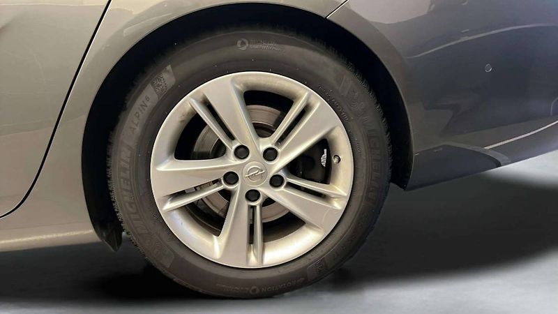 Opel Insignia Sports Tourer Innovation D 2.0 - fotka 26 z 32