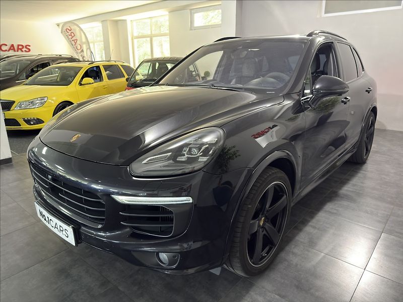 Porsche Cayenne 3,0   D VZDUCH PANO BOSE 360 - fotka 3 z 44