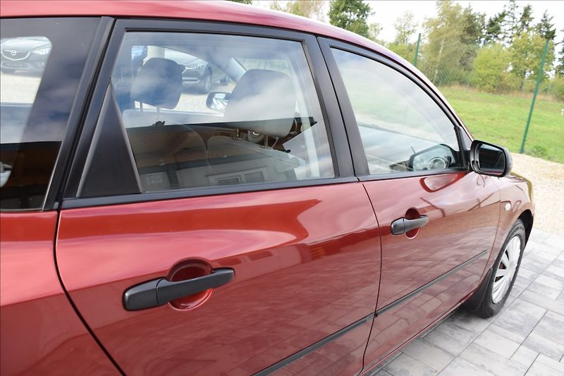 Mazda 3 1,4 i 62KW NOVÁ STK PO SERVISE - fotka 7 z 40