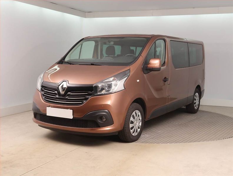 Renault Trafic (2019) 1.6 dCi, Bus, 9Míst, ČR, DPH - fotka 2 z 15