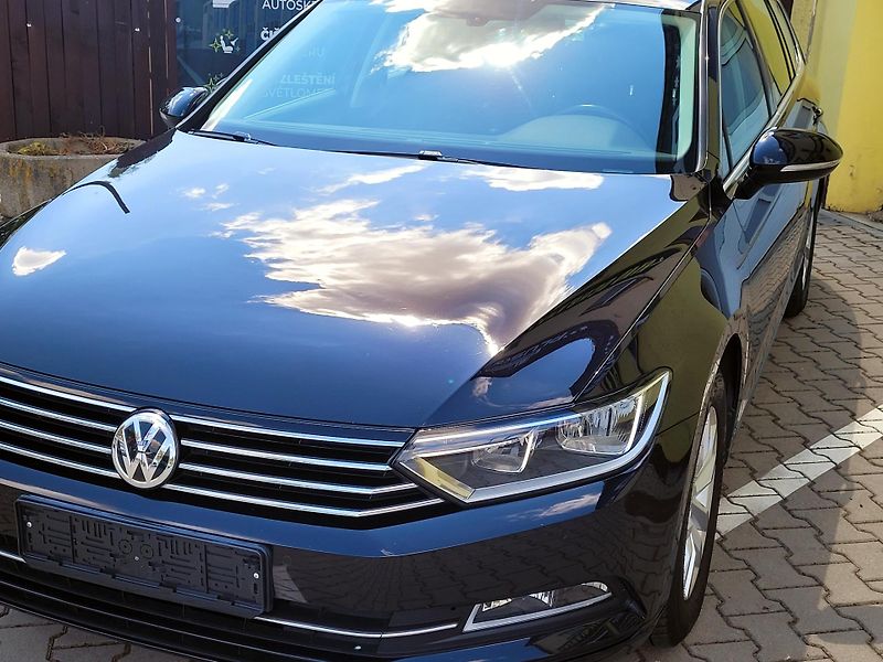 Volkswagen Passat 1,4TSi DSG SERV.KN,CEBIA,ACC - fotka 3 z 52