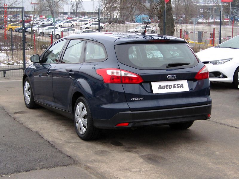 Ford Focus (2013) 1.6 TDCi, ČR, AC, zmk.řazení - fotka 6 z 15