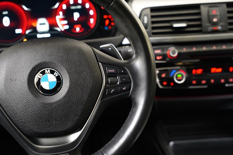 BMW Řada 4 - fotka 16 z 26