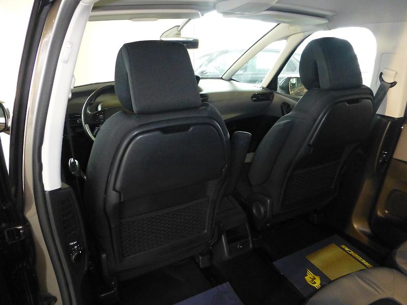 Citroën Grand C4 Picasso (2014) 1,6HDI*DIGI*NAVIGACE*ALU*7MIST - fotka 16 z 29