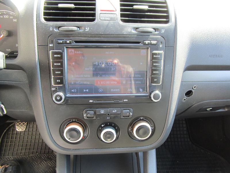 Volkswagen Golf 1,9TDI-77KW - fotka 11 z 14