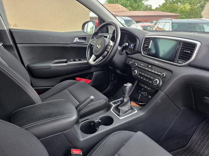 Kia Sportage (2020) 1.6-1.MAJITEL-NÍZKÉ KM-ZÁRUKA - fotka 4 z 14