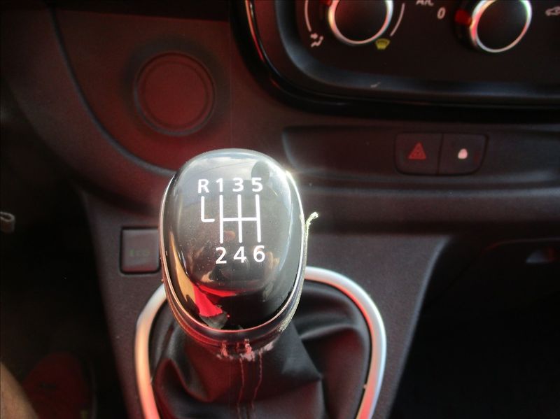 Fiat Talento 2,0 MJT, servis,8míst,CZ,1.maj - fotka 20 z 31