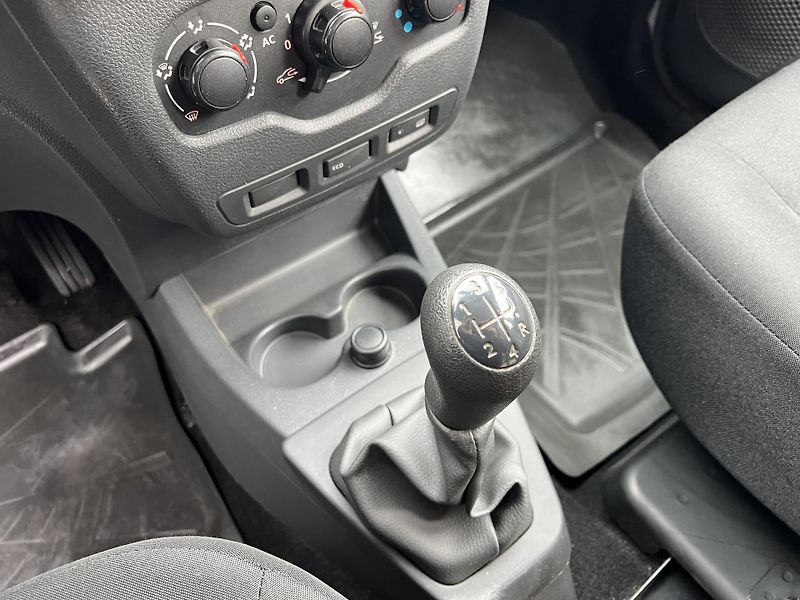 Dacia Dokker (2014) 1,6i 16V - fotka 16 z 23