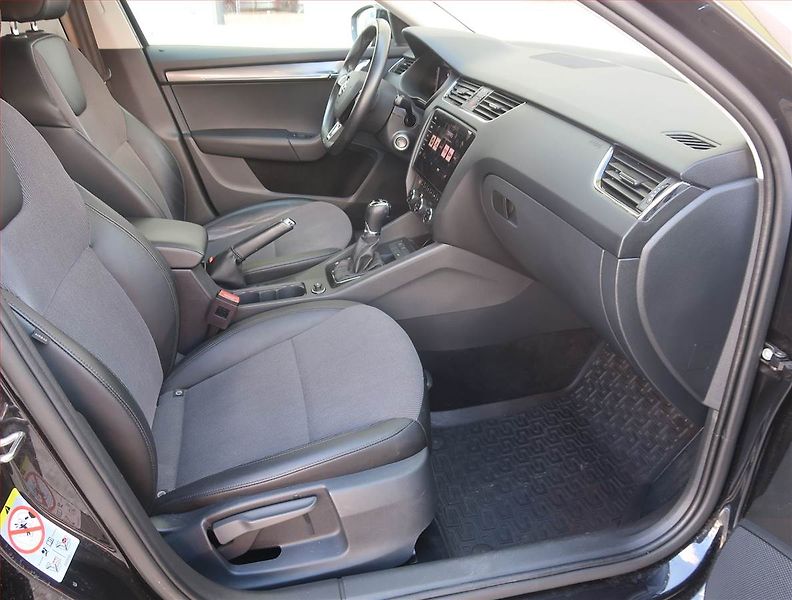 Škoda Octavia (2018) Style Plus 2.0 TDI, 4X4 - fotka 9 z 18