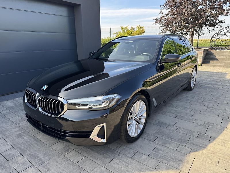 BMW Řada 5 (2023) 520xd, Luxury Line, Panorama - fotka 43 z 48