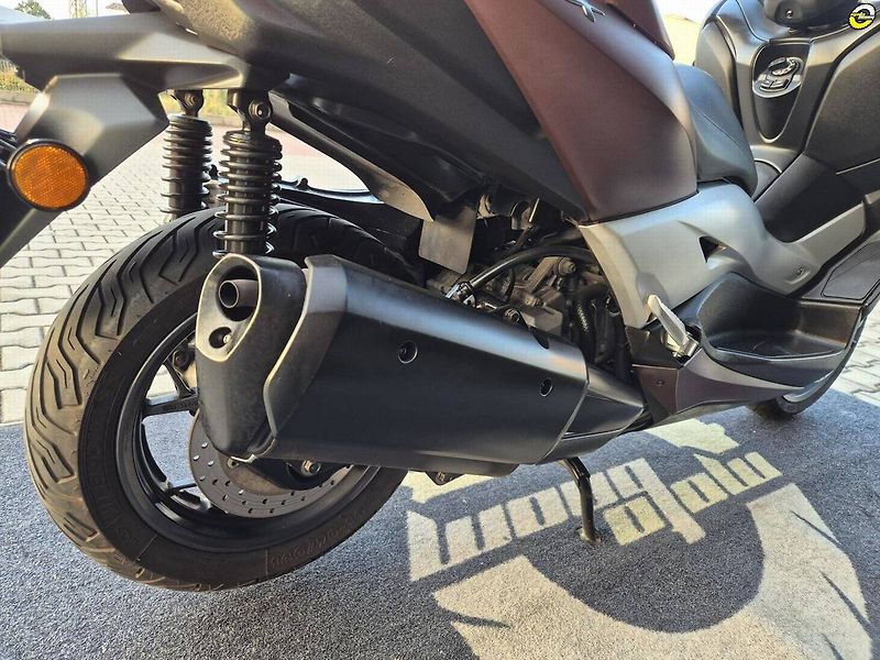 Yamaha X-Max 300 (2018) - fotka 15 z 24