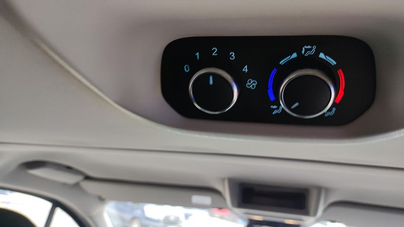 Ford Tourneo Custom (2019) 2,0 TDCi 136kW Aut. 8-Míst - fotka 22 z 26
