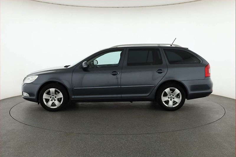 Škoda Octavia (2012) Ambition Plus 2.0 TDI, po STK - fotka 3 z 15