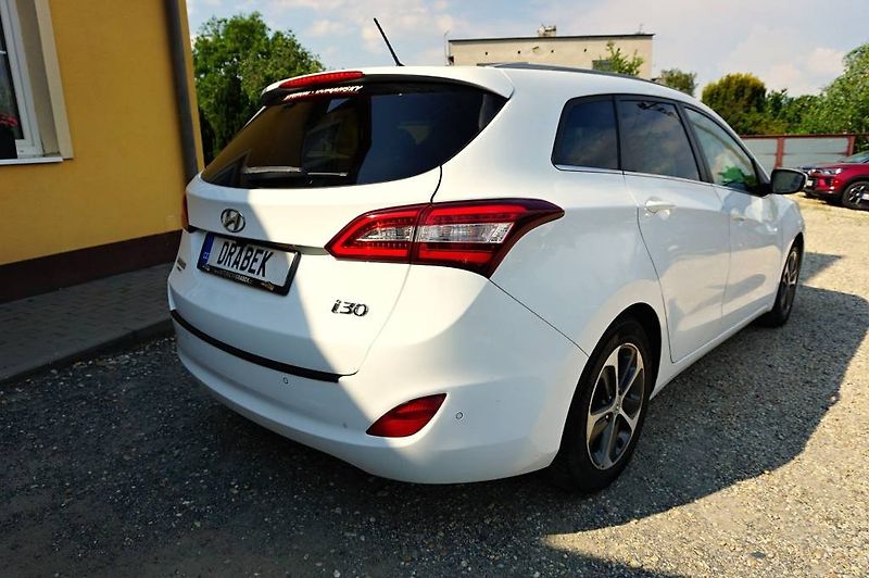 Hyundai i30 (2016) CZECH GO! 1,6 GDI 99 kW - fotka 4 z 44