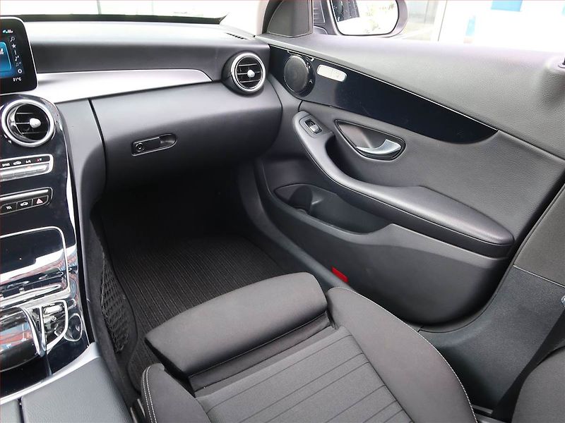 Mercedes-Benz Třídy C (2019) Classic C 220 d, Automat, Navi - fotka 8 z 20