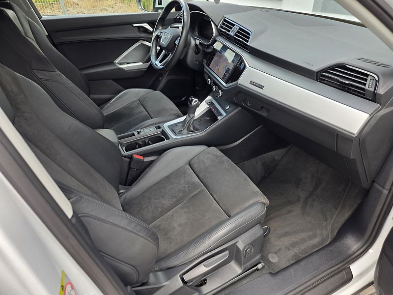 Audi Q3 (2021) SPORTBACK 2.0TFSI 140kW BUFÍK - fotka 9 z 21
