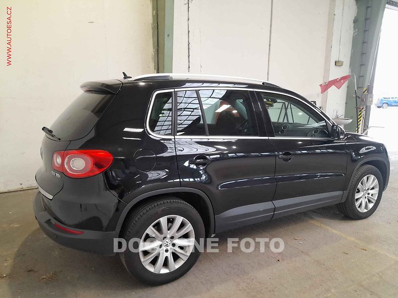 Volkswagen Tiguan (2009) 2.0TDI 4x4, 1.maj, xenon - fotka 2 z 3