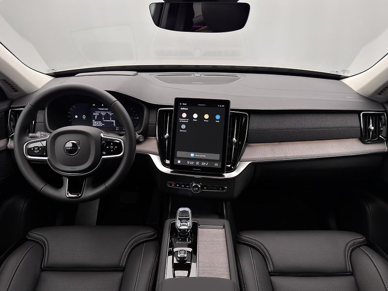 Volvo XC90 (2026) T8 AWD Plug-in DARK PLUS 7m - fotka 2 z 27