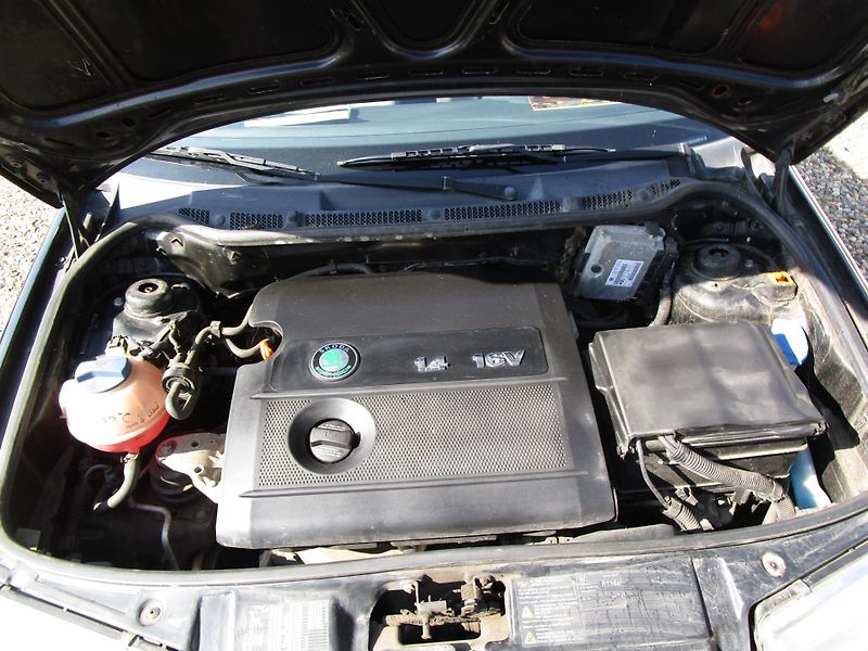 Škoda Fabia (2003) 1,4-16V - 55KW - fotka 12 z 13