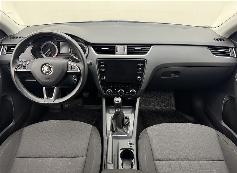 Škoda Octavia 2,0 LED STYLE NAVI KEYLESS CZ - fotka 7 z 42