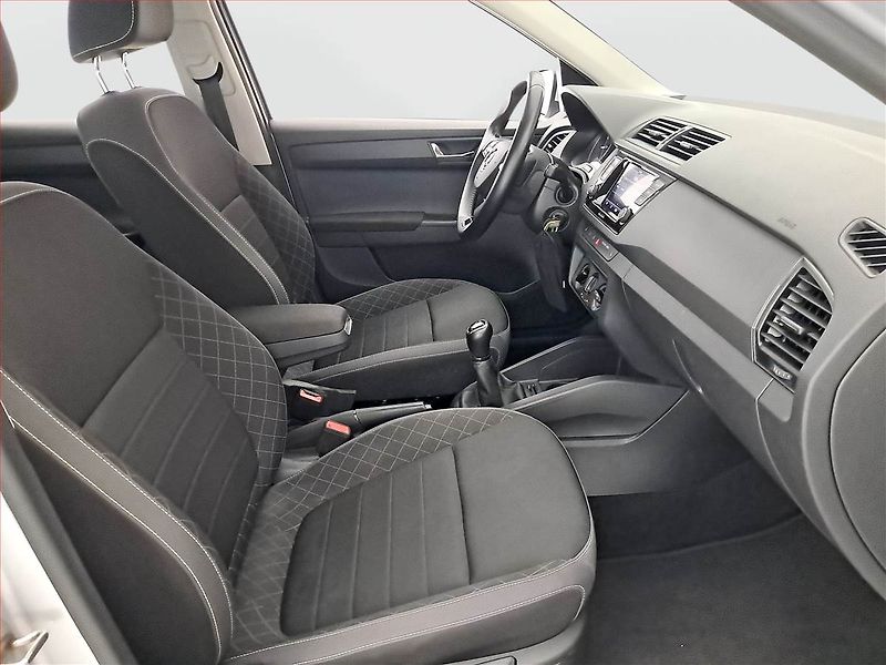 Škoda Fabia (2022) 1.0 TSI, ČR,1.maj, Tempomat - fotka 9 z 15