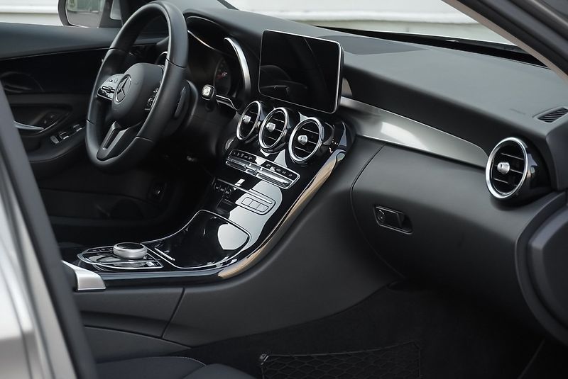 Mercedes-Benz Třídy C C 220CDi 4Matic Business - fotka 24 z 34