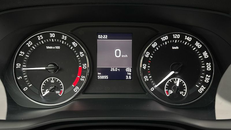 Škoda Octavia 2.0 TDI Active - fotka 10 z 24