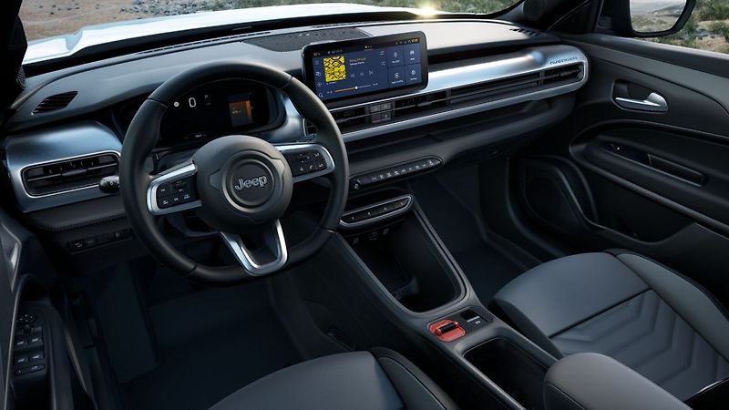 Jeep Avenger (2026) Altitude 1.2 Turbo e-Hybrid 11 - fotka 5 z 8