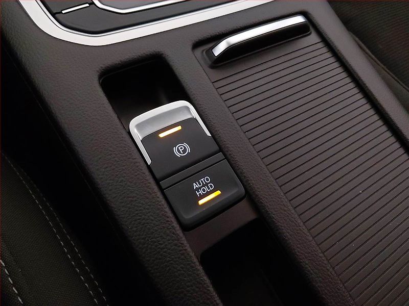 Volkswagen Passat (2015) 2.0 TDI, Automat, Serv.kniha - fotka 17 z 19