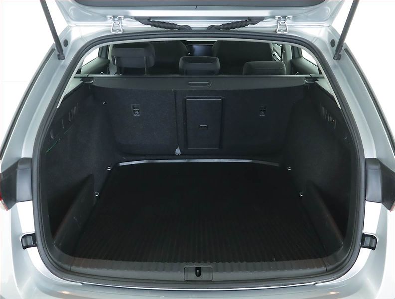 Škoda Octavia (2023) Ambition 2.0 TDI - fotka 13 z 15