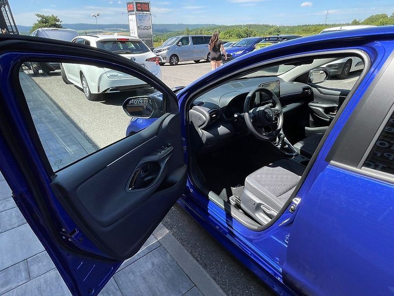 Toyota Yaris NG1.5 HEV 116k Style - fotka 11 z 26