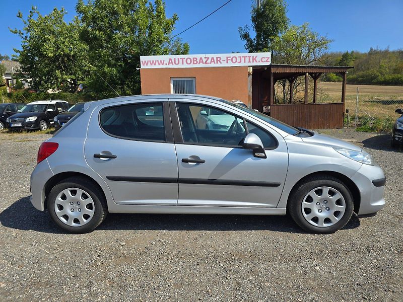 Peugeot 207 (2008) 1.4 54KW XR klima,2 sady kol,n - fotka 8 z 22