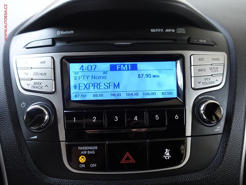 Hyundai ix35 (2012) 1.7 CRDi, AC, tempo, park - fotka 19 z 23