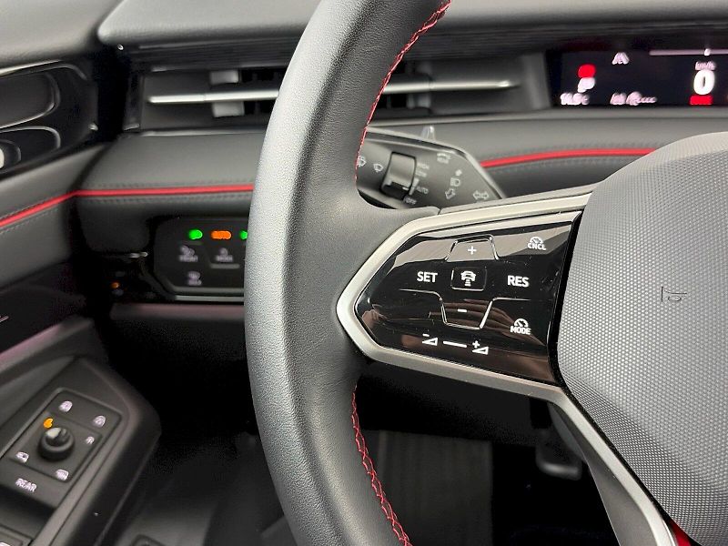 Volkswagen ID.7 Tourer (2025) GTX 250kW 4Motion, 91kWh - fotka 34 z 40