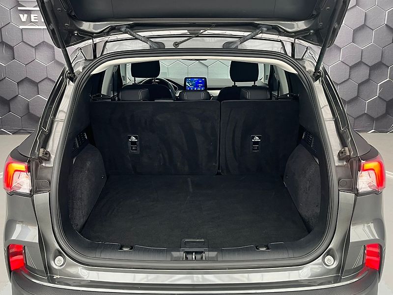 Ford Kuga 2.5 Duratec HEV 4x4 TITANIUM - fotka 37 z 63