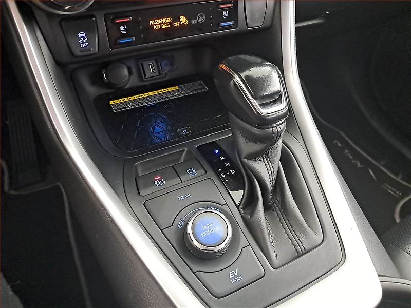 Toyota RAV4 (2021) Executive 2.5 Hybrid - fotka 13 z 17