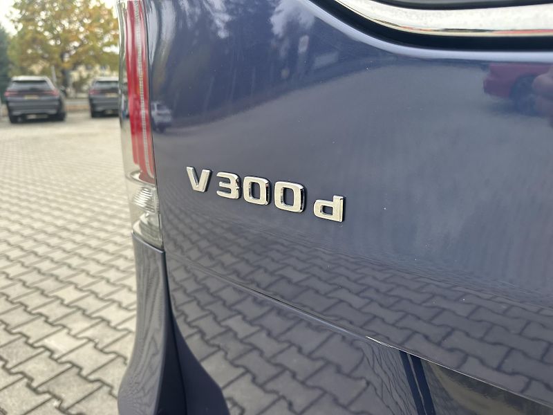 Mercedes-Benz Třídy V (2024) 300d 174kW 4M AMG LONG NT K360 - fotka 17 z 58