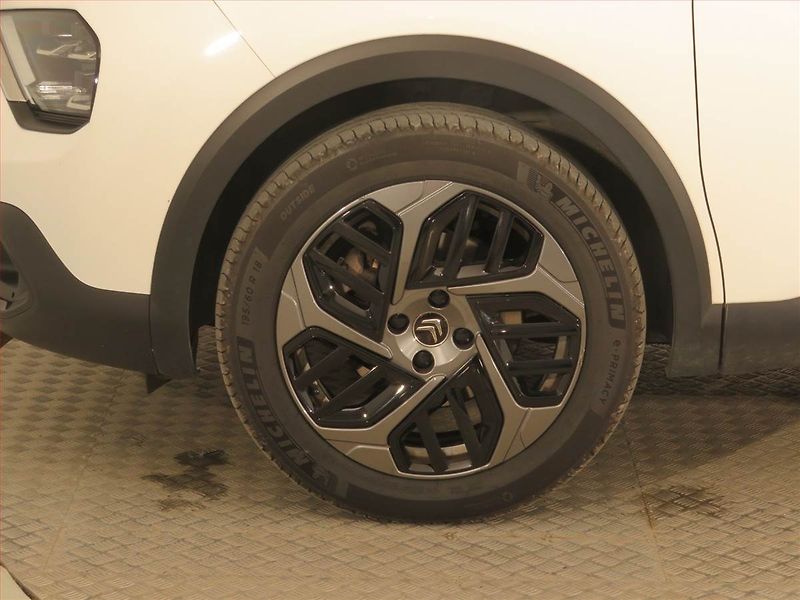 Citroën C4 (2022) Feel 1.2 PureTech, Serv.kniha - fotka 15 z 17