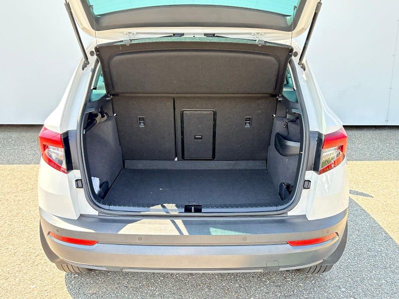 Škoda Karoq (2019) 1.6 TDI / 85kW / AMBITION - fotka 29 z 32