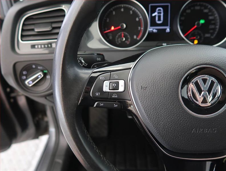 Volkswagen Golf (2017) 1.4 TSI, Automat, Navi - fotka 17 z 22