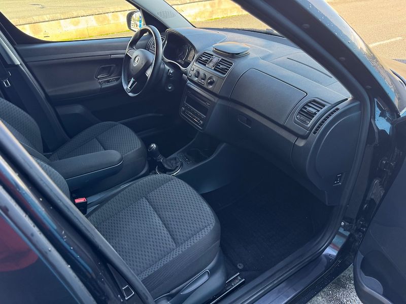 Škoda Roomster (2014) 1.2 TSI 63kW Black edition - fotka 23 z 42