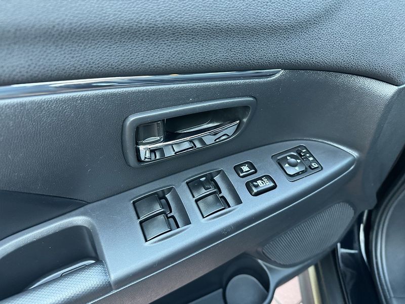 Mitsubishi ASX (2021) 2.0i Mivec Automat LED Kamera - fotka 27 z 50