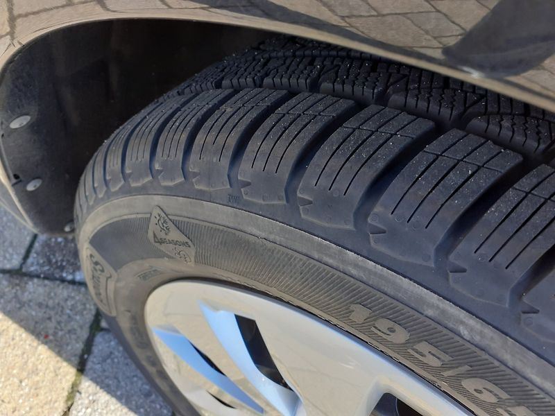 Škoda Octavia (2012) KOMBI 1.4 TSI - fotka 22 z 38