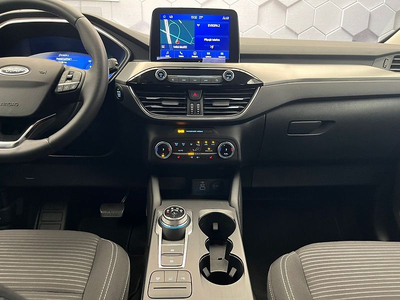 Ford Kuga 2.5 Duratec HEV 4x4 TITANIUM - fotka 14 z 56