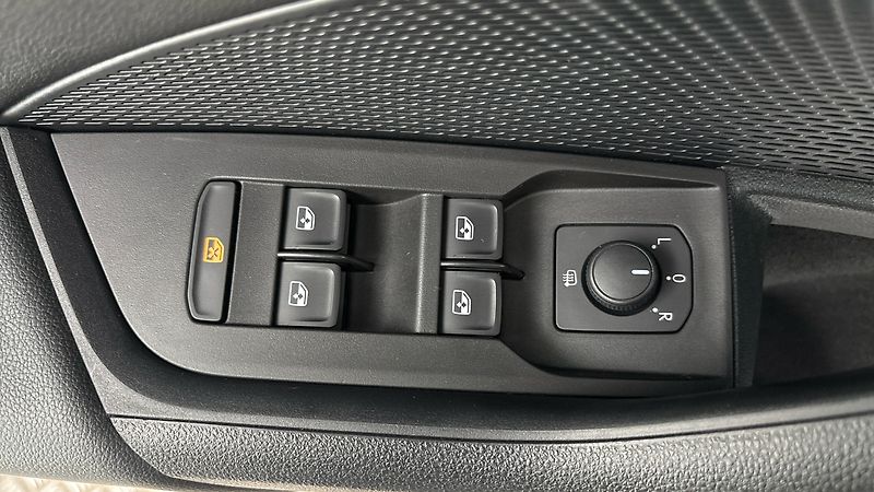 Škoda Octavia 2.0 TDI Ambition Combi - fotka 21 z 25