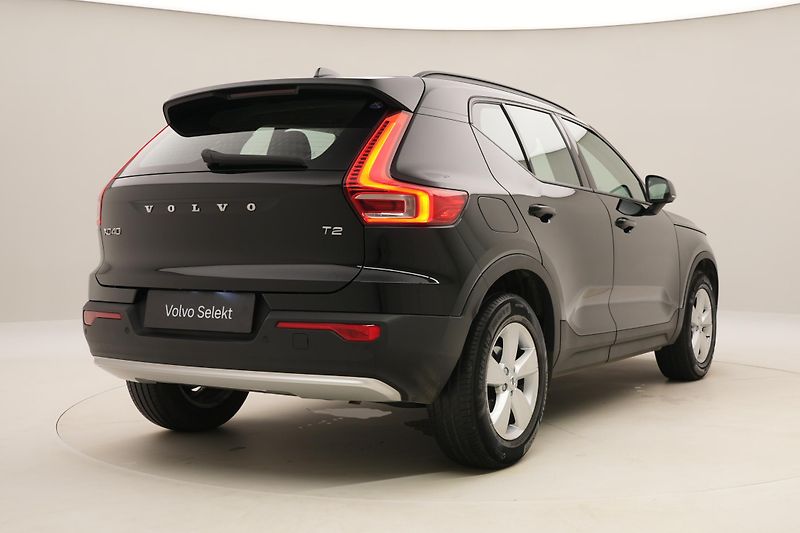 Volvo XC40 T2 ESSENTIAL CZ - fotka 13 z 42